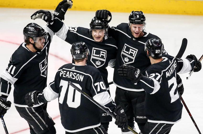 Report: Kings pushing to acquire one of three star wingers
