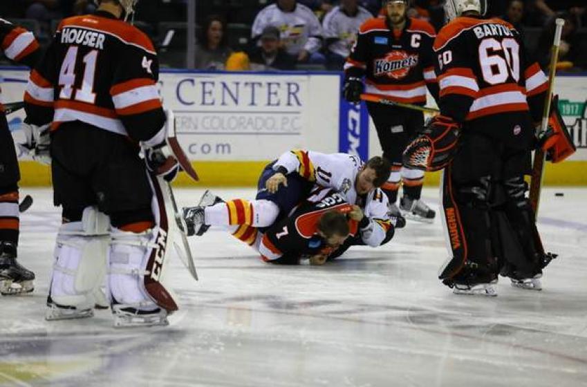 Pregame warmup turns into all out brawl in ECHL playoffs