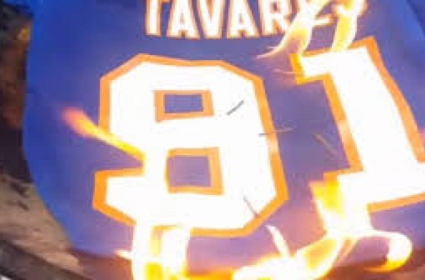 Tavares' former teammate has baffling reaction to fans burning No. 91 jerseys
